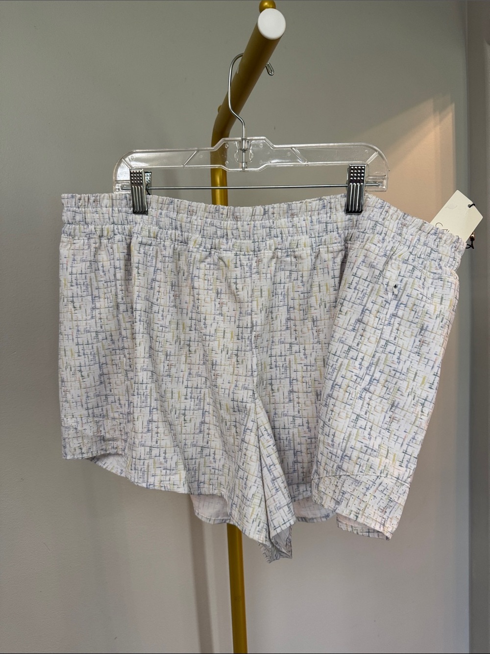 CALIA by Carrie Underwood mid rise infinity Light Multi-Pattern Athletic Shorts - Picture 1 of 15